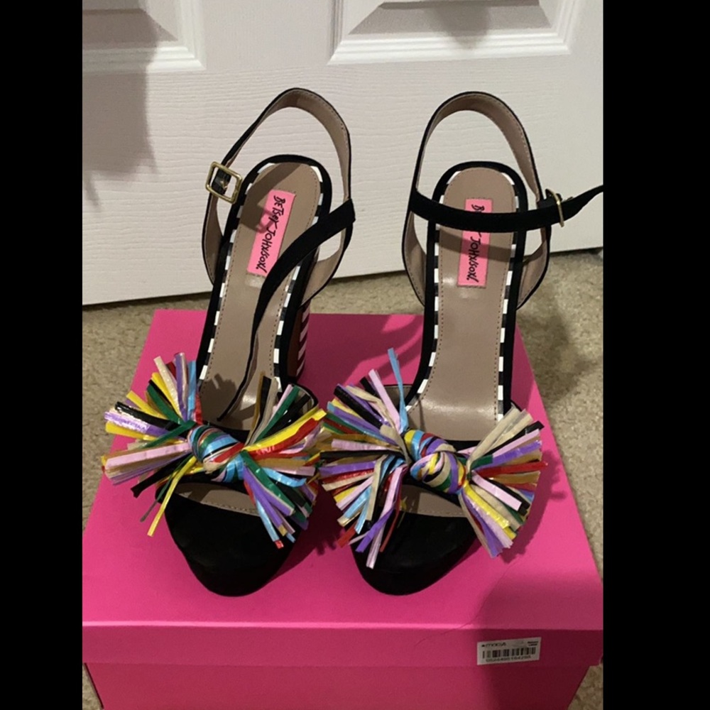 *RARE Betsey Johnson Heels